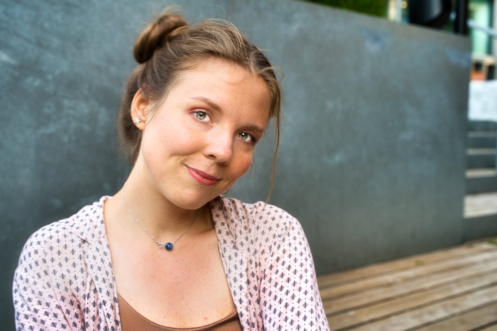 Sesja fotograficzna portretowa, plenerowa z modelką w Poznaniu