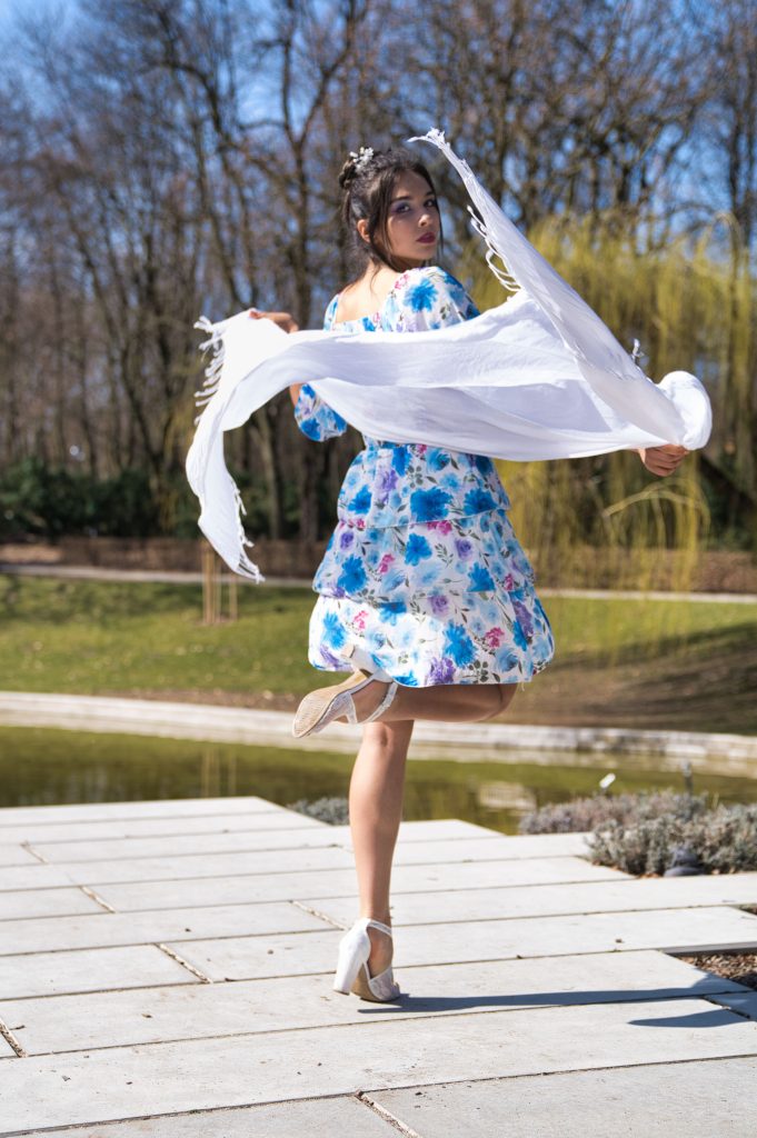 Sesja fotograficzna portretowa, plenerowa z modelką Poznań